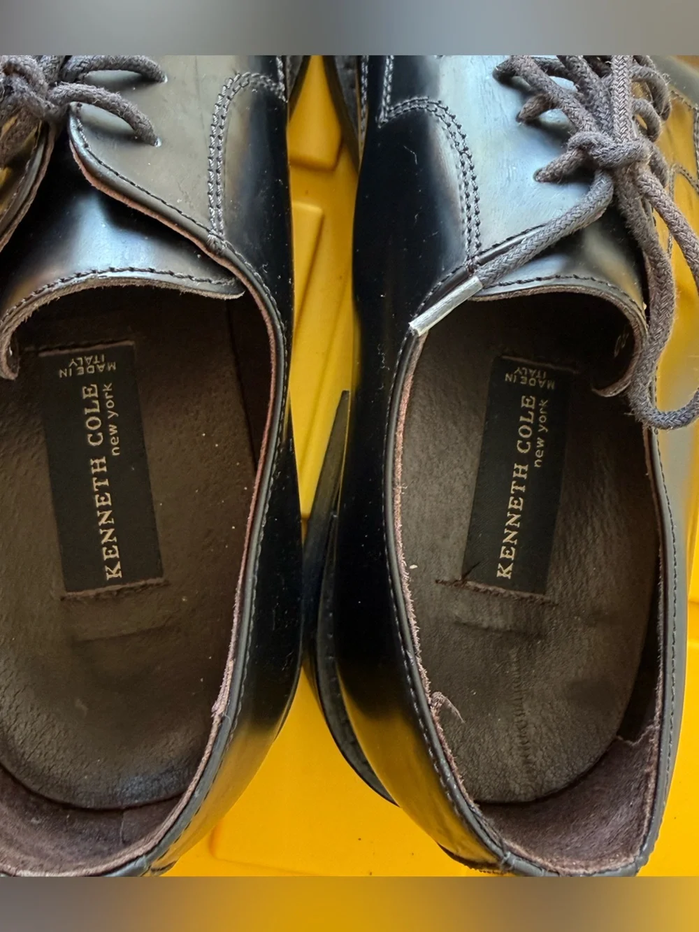 Kenneth Cole Black Leather Cap-Toe Derby Shoes